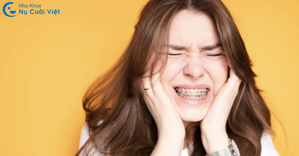 Nụ Cười Việt - Tư vấn bác sĩ: Làm sao để giảm ê răng khi niềng? 