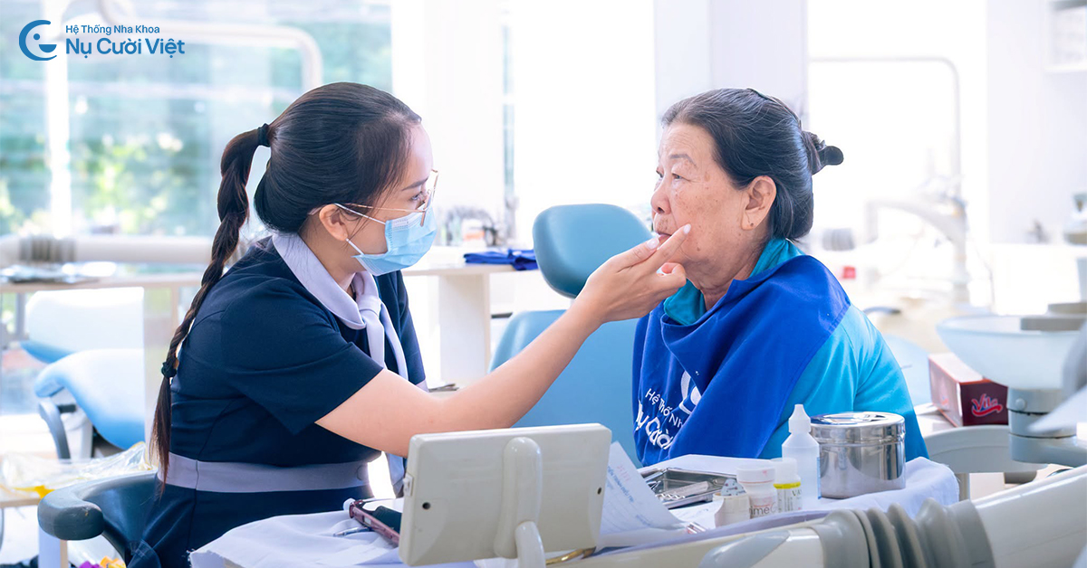 ngày hội thăm khám răng miệng cho người cao tuổi